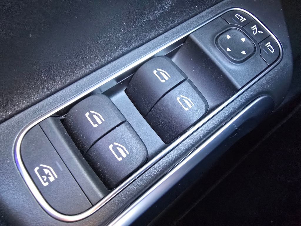 Certified 2026 Mercedes-Benz GLB 250 4MATIC image 27