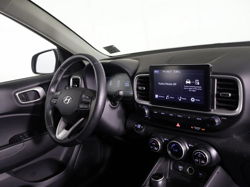 Certified 2024 Hyundai Venue SEL FWD image 27