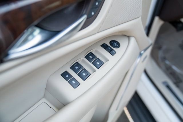 Used 2016 Cadillac Escalade Luxury image 52