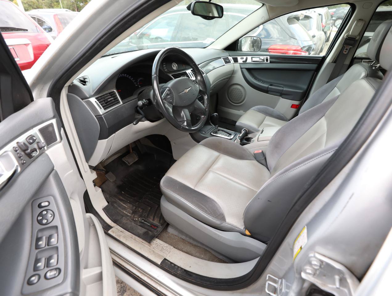 Used 2008 Chrysler Pacifica Touring FWD image 16