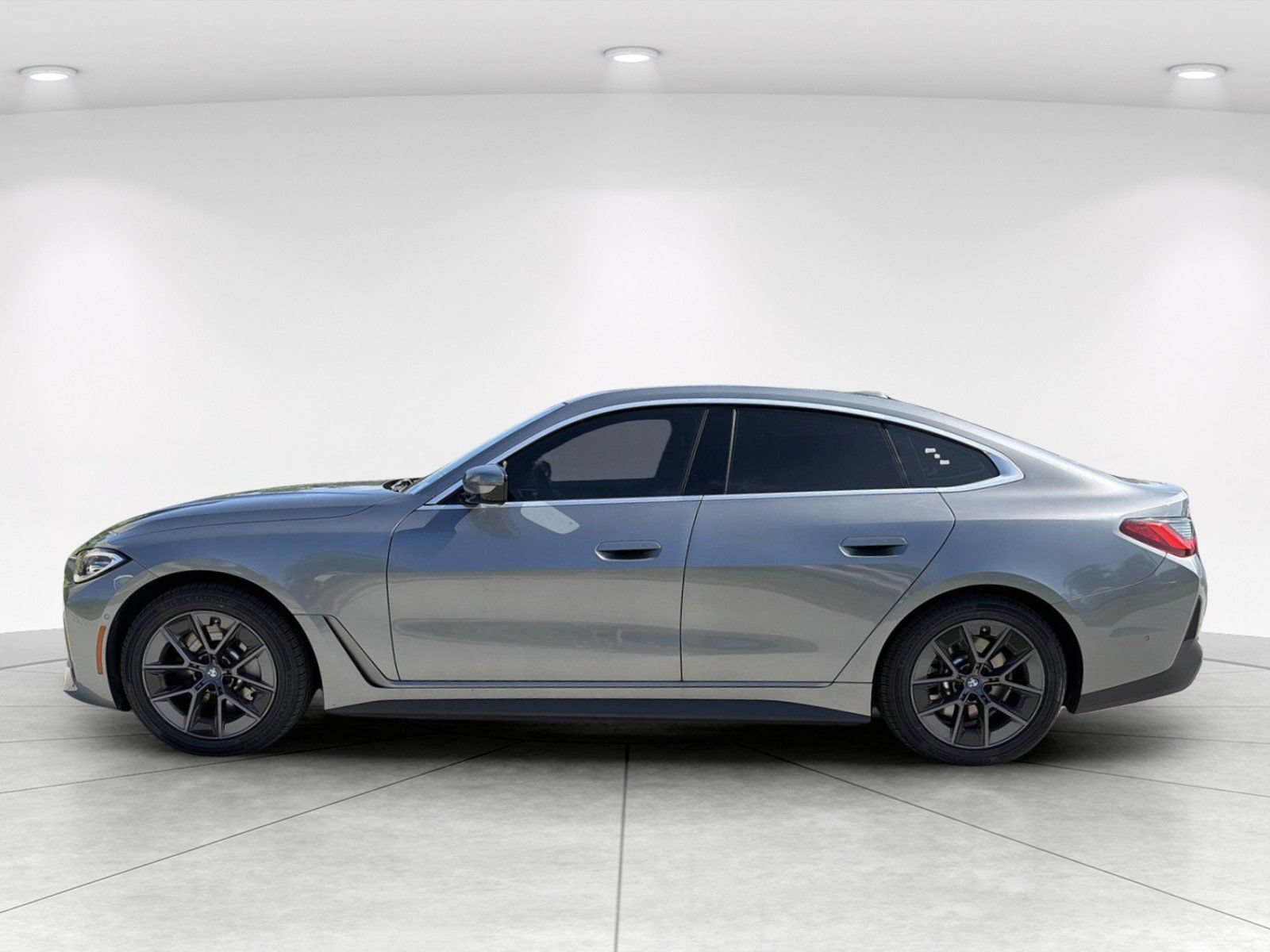 Used 2023 BMW i4 eDrive35 w/ Premium Package RWD image 7