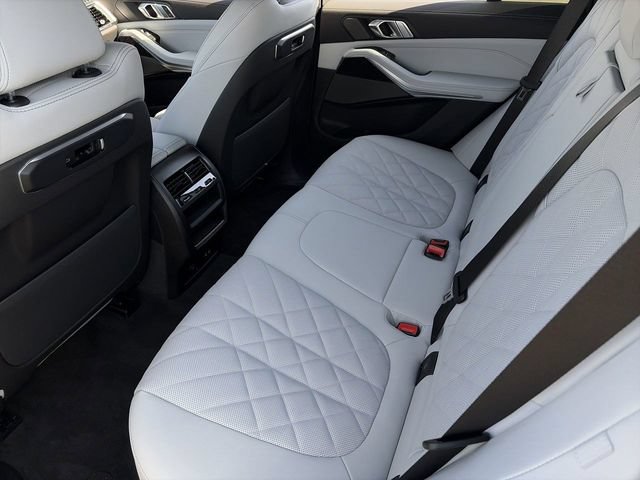 Used 2026 BMW X5 sDrive40i w/ M Sport Package RWD image 16