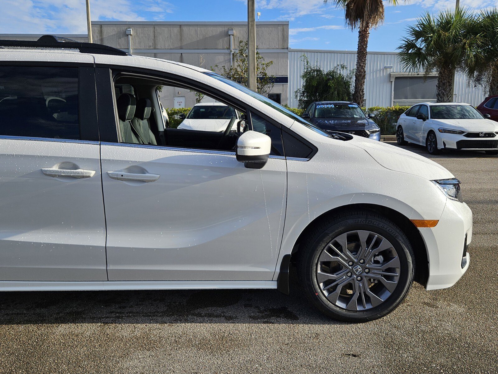 New 2026 Honda Odyssey Touring image 2