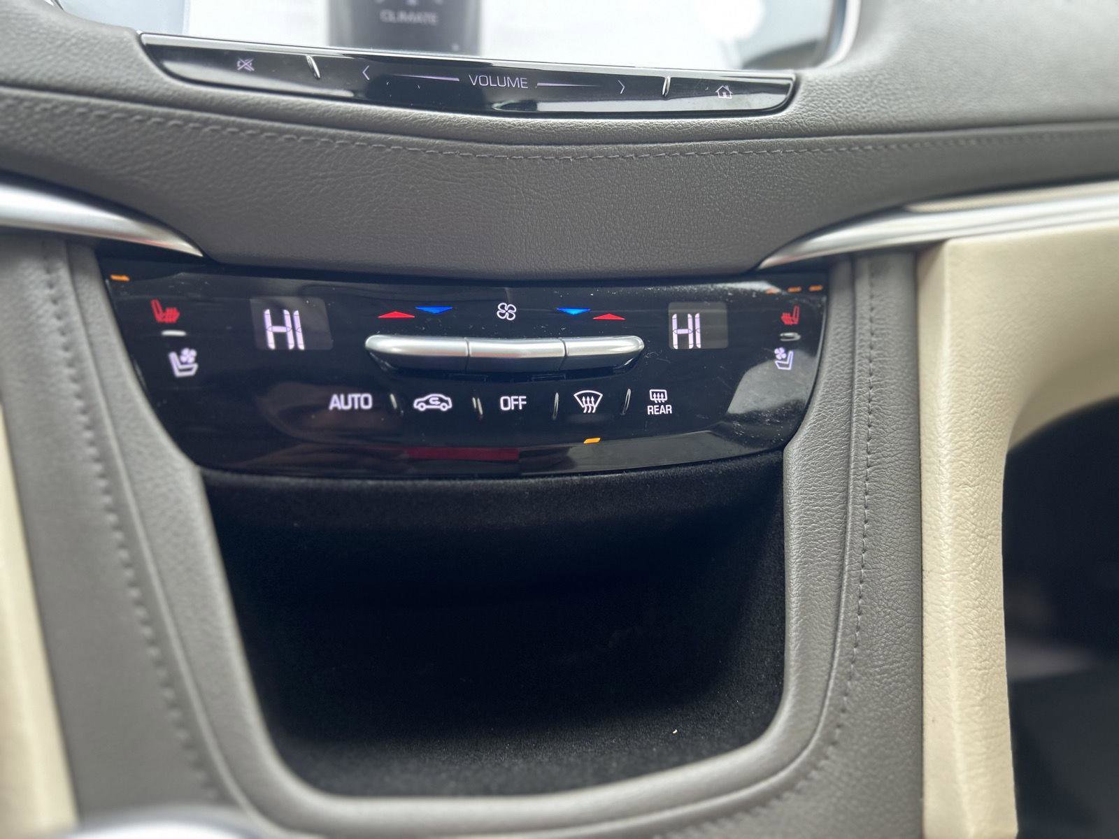 Used 2018 Cadillac XT5 Premium Luxury AWD/4WD image 27