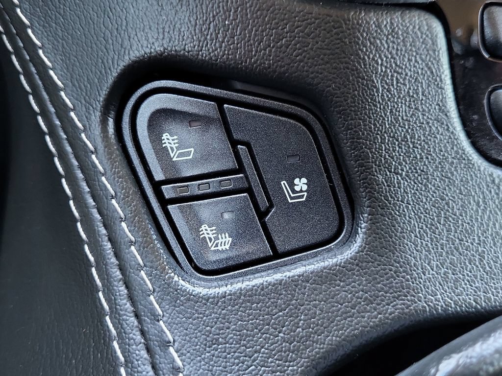 Used 2018 Chevrolet Tahoe Premier AWD/4WD image 29