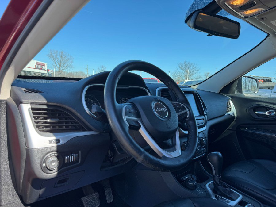 Used 2014 Jeep Cherokee Trailhawk w/ Leather Interior Group AWD/4WD image 14
