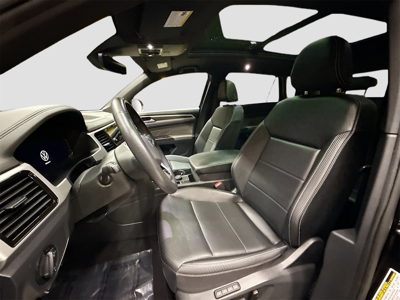 Used 2022 Volkswagen Atlas Cross Sport SEL R-Line image 21