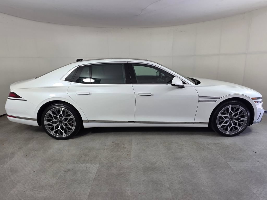 Used 2024 Genesis G90 3.5T AWD/4WD image 3