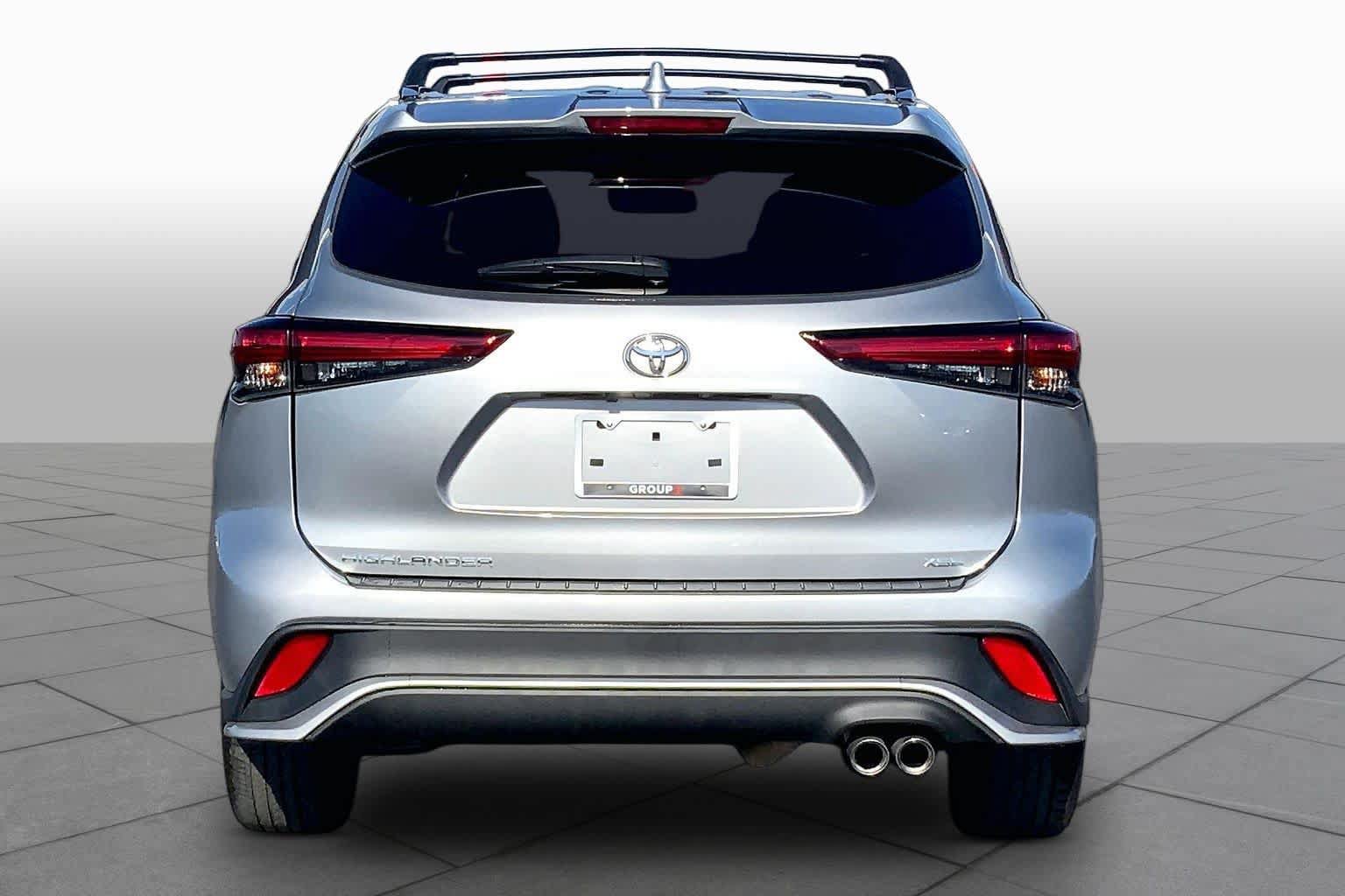 Used 2023 Toyota Highlander XSE FWD image 5