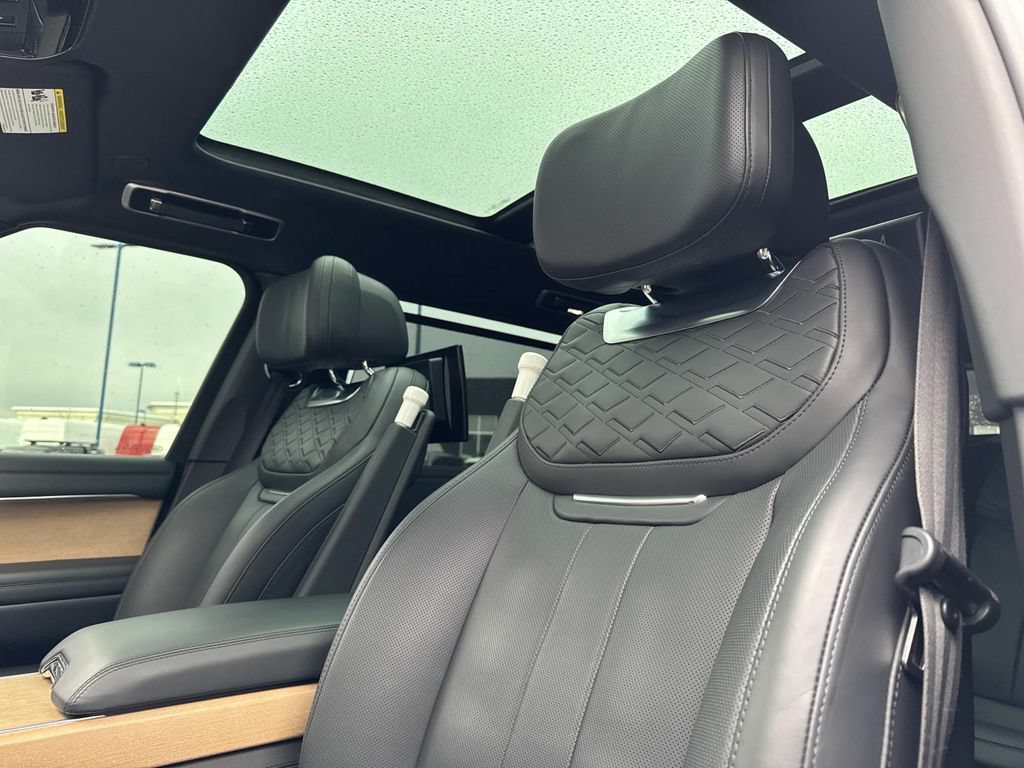 Used 2023 Land Rover Range Rover SV AWD/4WD image 22