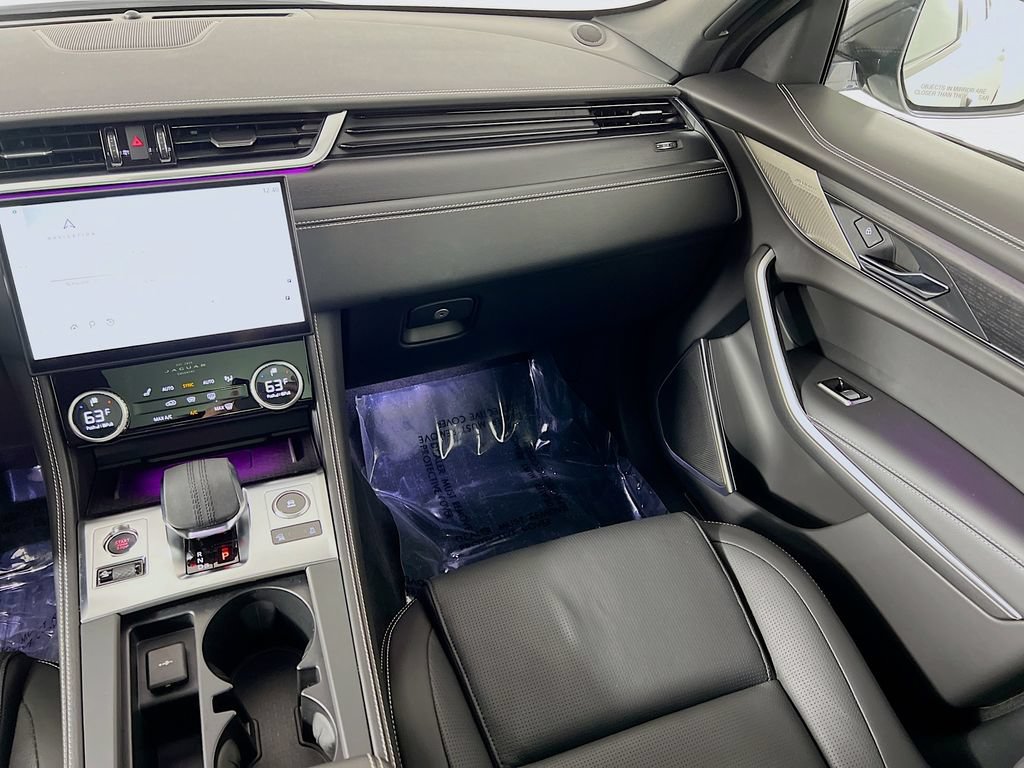 Certified 2025 Jaguar F-PACE R-Dynamic S AWD/4WD image 25