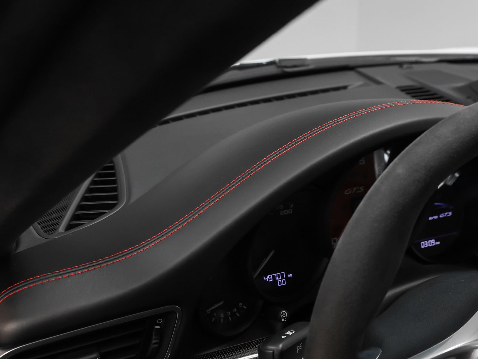 Certified 2016 Porsche 911 Carrera GTS RWD image 43