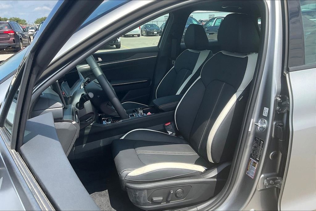 Used 2025 Kia K5 GT-Line w/ GT-Line Premium Package image 19