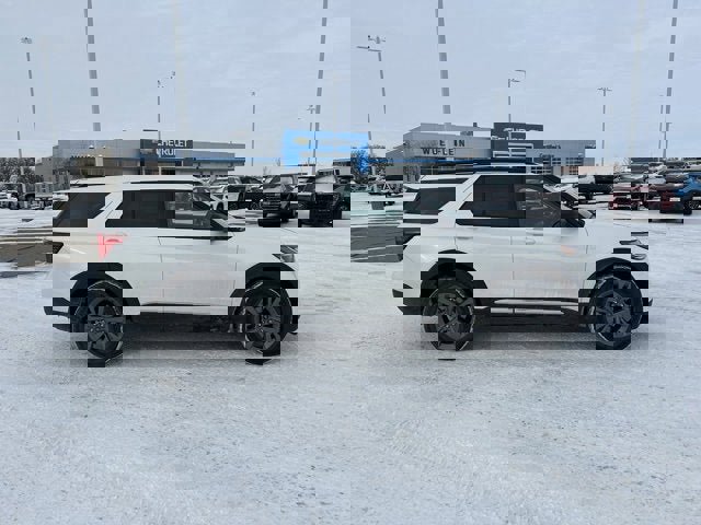 Used 2025 Ford Explorer Active w/ Active Comfort Package image 2