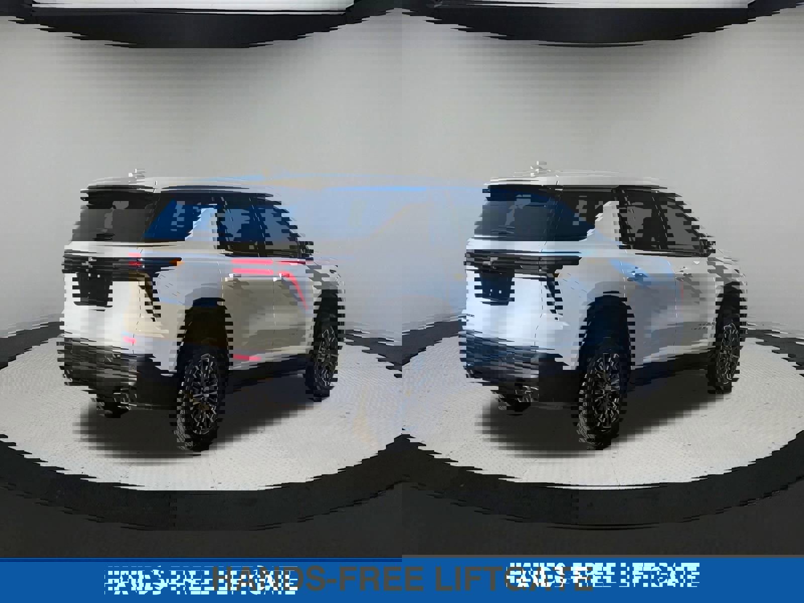 Used 2024 Chevrolet Traverse LS image 4