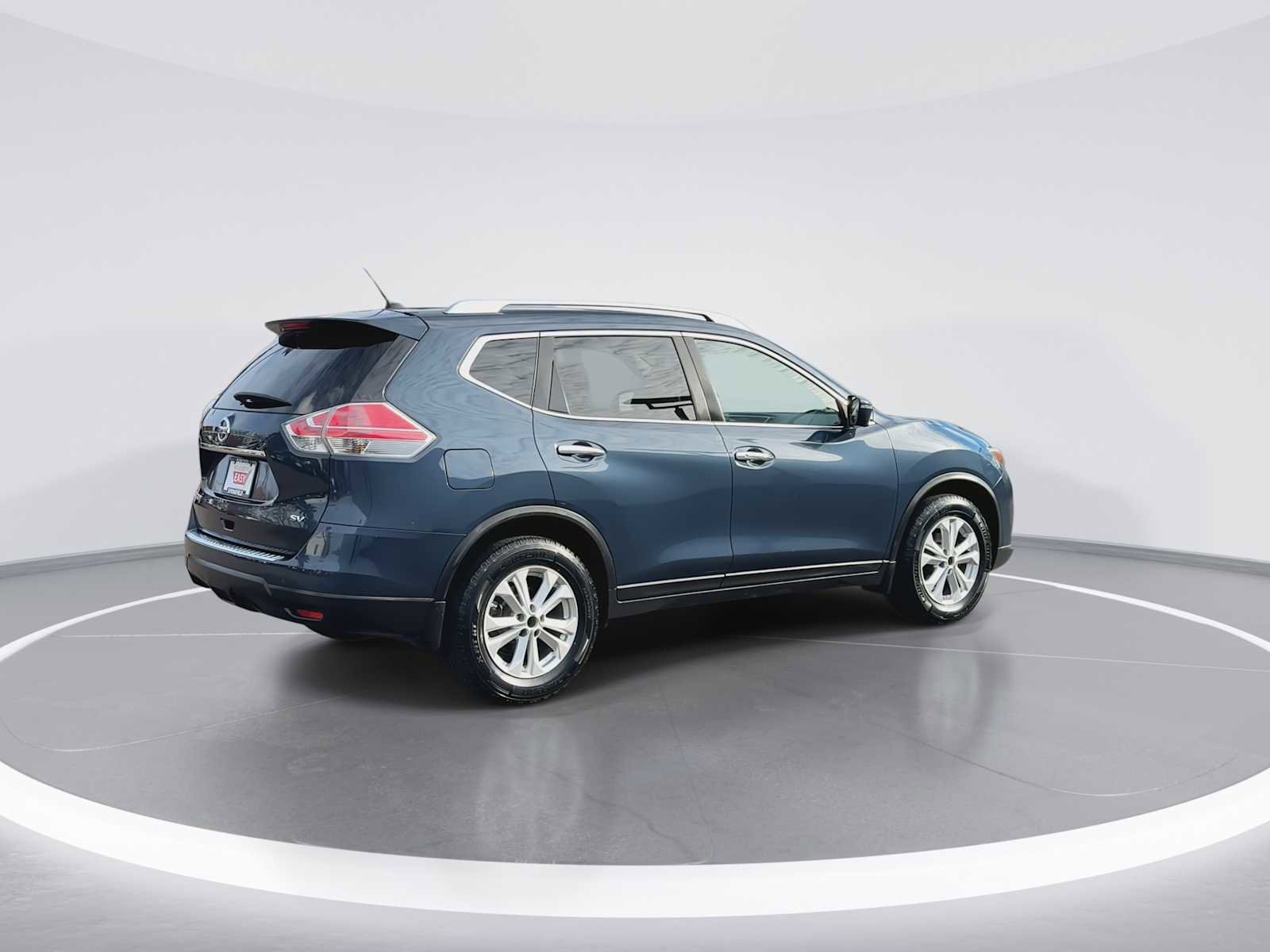 Used 2016 Nissan Rogue SV w/ SV Premium Package image 8