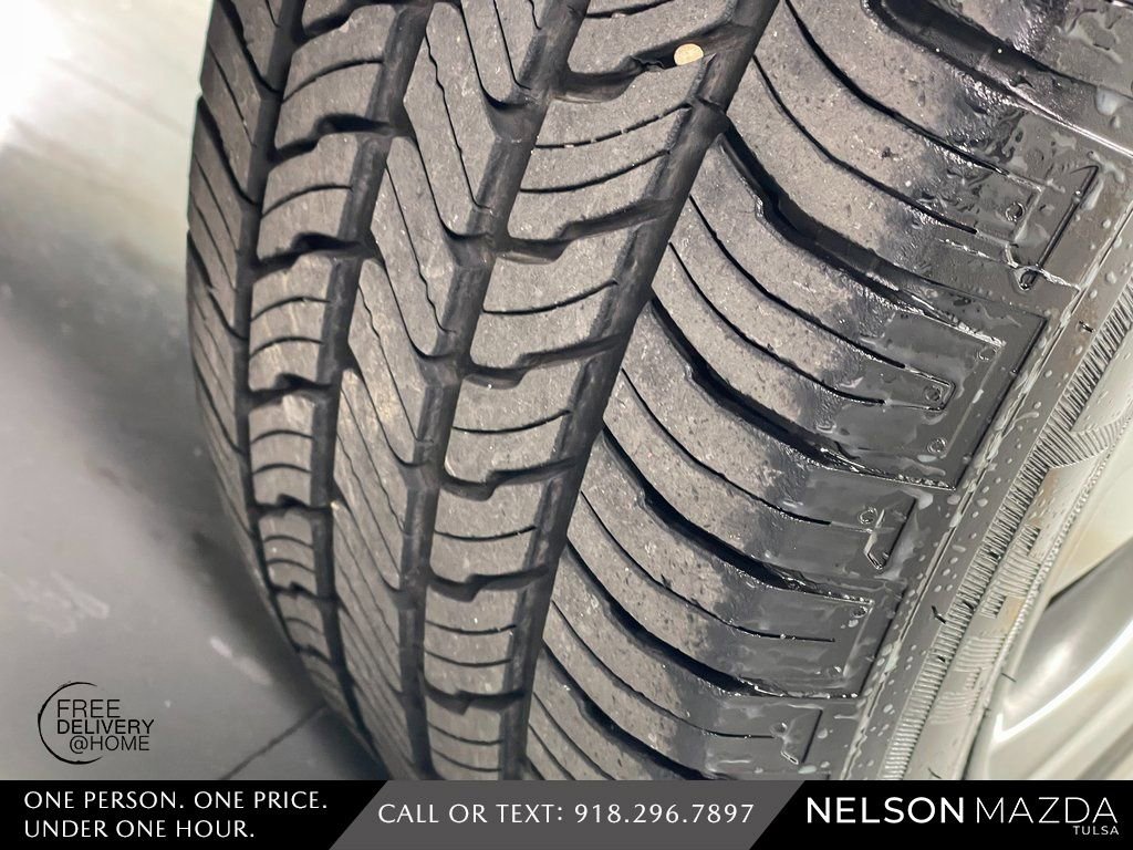 Used 2021 Toyota Venza XLE w/ Softex Package image 14