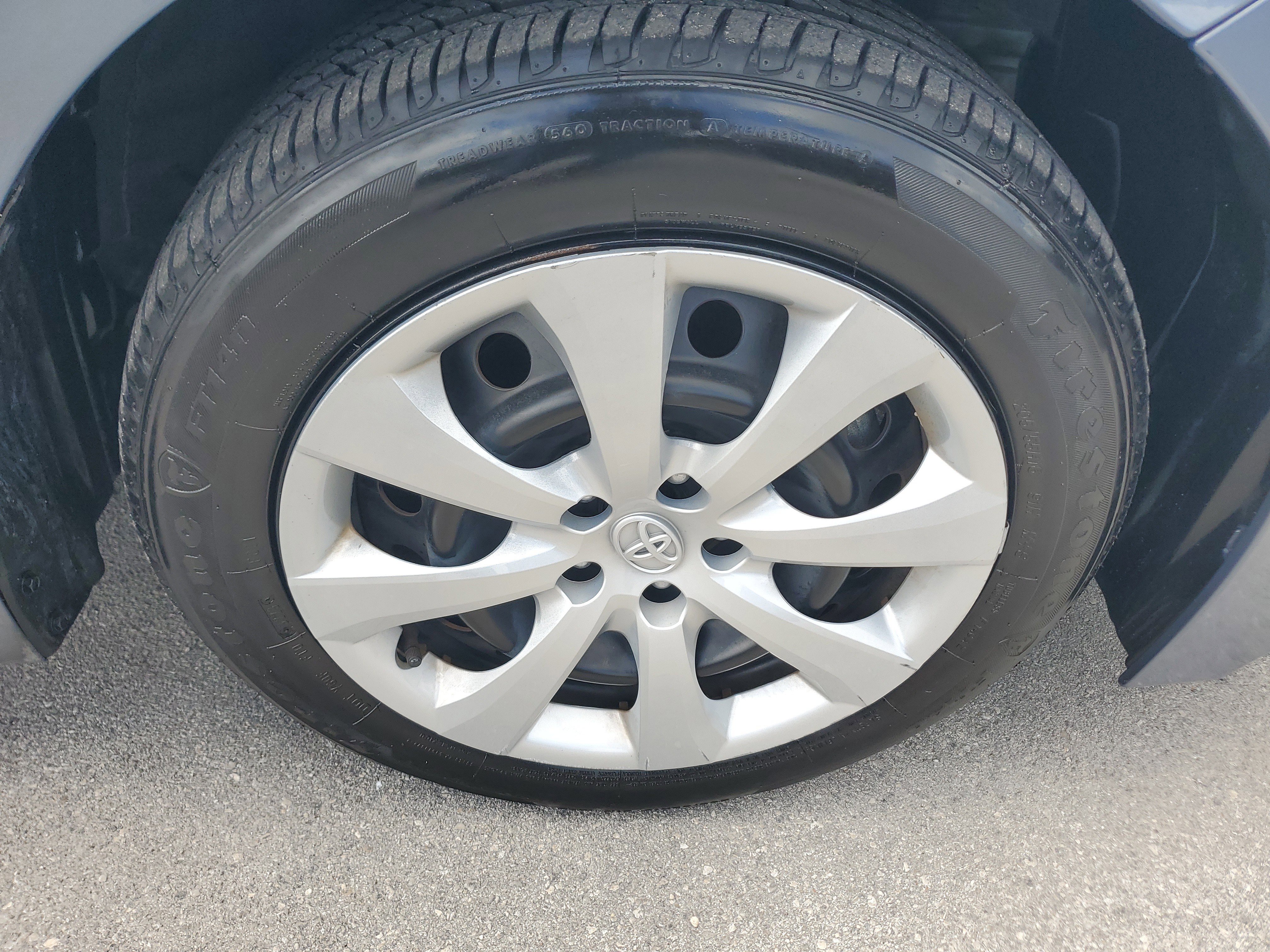 Used 2024 Toyota Corolla LE image 27