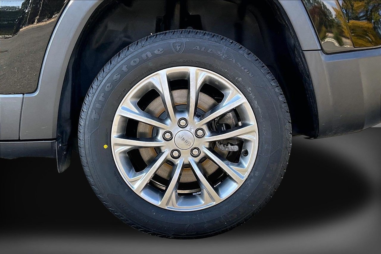 Certified 2021 Jeep Cherokee Latitude Lux w/ Comfort/Convenience Group FWD image 34
