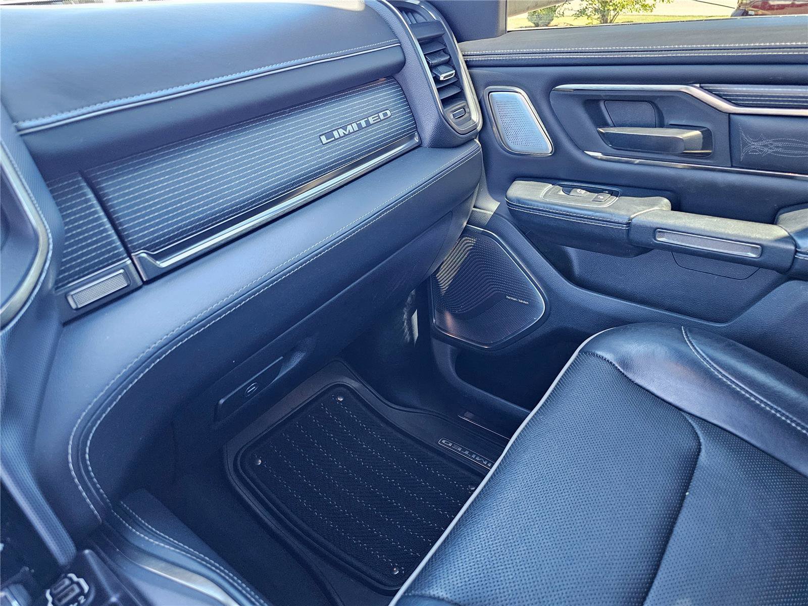 Used 2019 RAM 1500 Limited AWD/4WD image 30