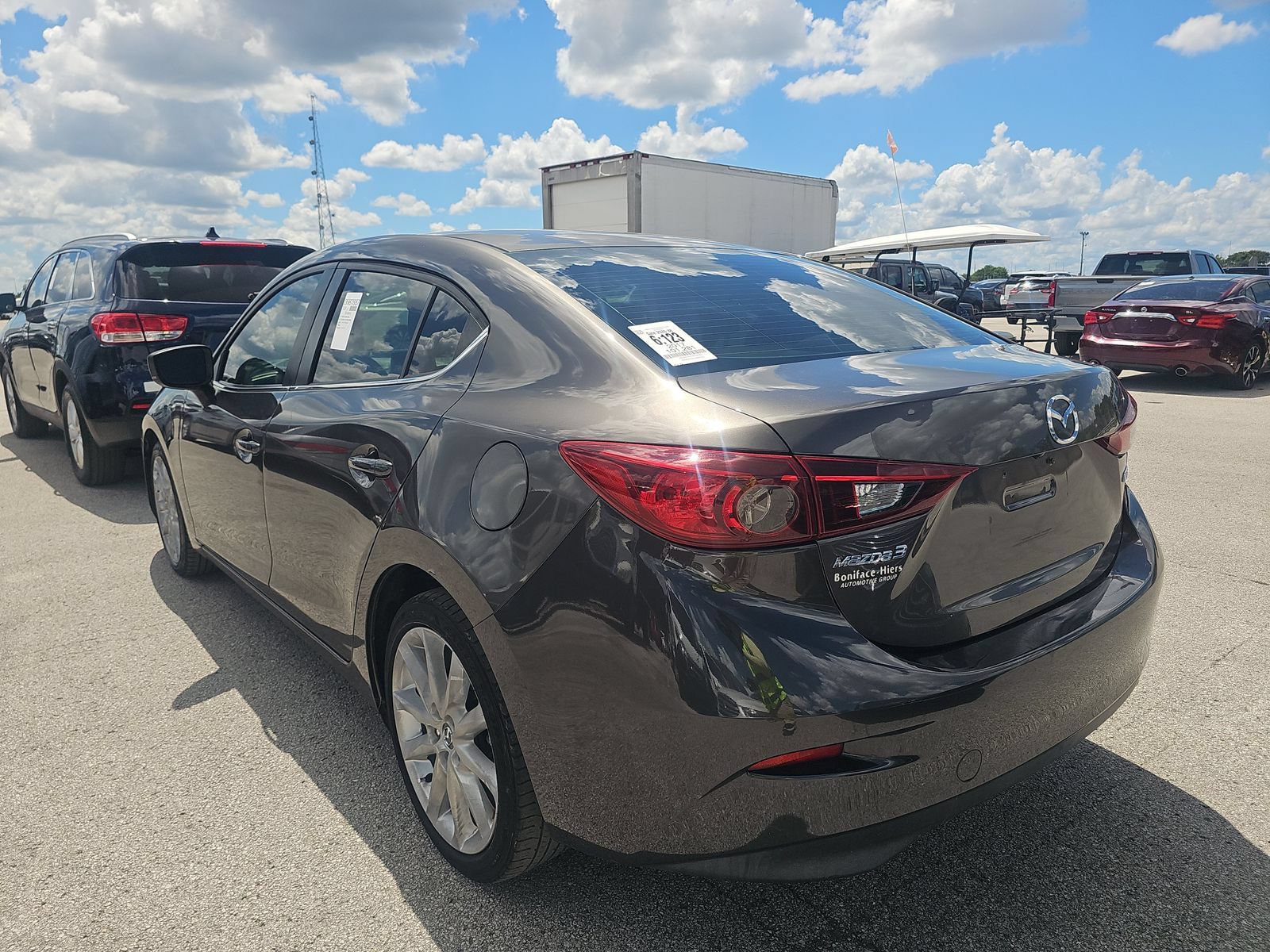Used 2017 MAZDA MAZDA3 Touring FWD image 2