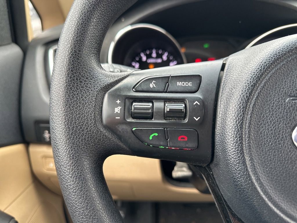Used 2016 Kia Sedona LX w/ LX Convenience Package image 21
