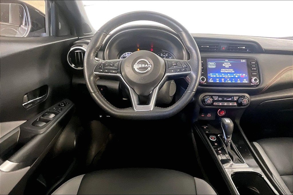 Used 2024 Nissan Kicks SR w/ SR Premium Package FWD image 6