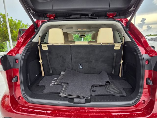 Used 2025 Toyota Highlander Limited FWD image 22