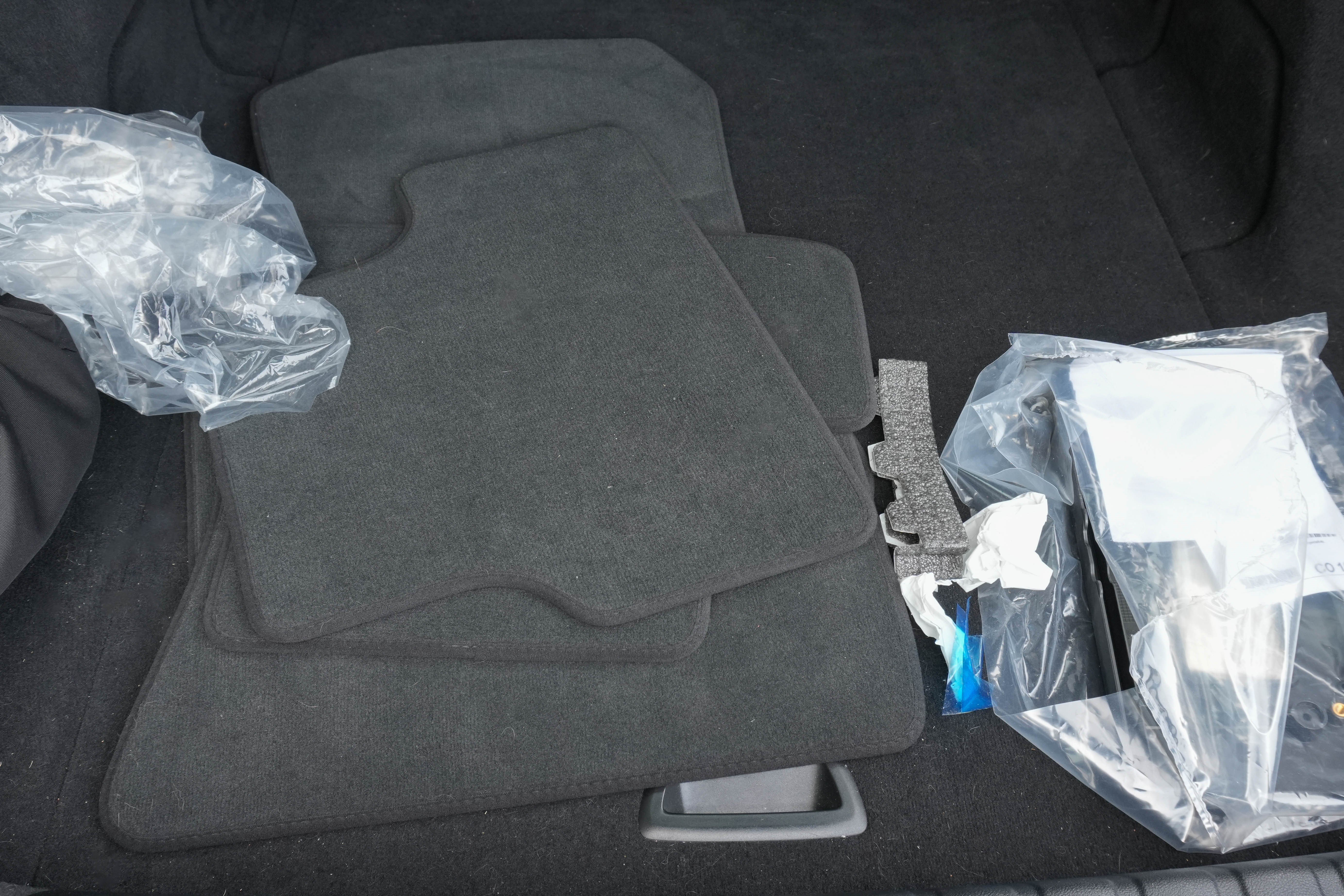 Certified 2024 BMW i4 eDrive40 w/ M Sport Package RWD image 39