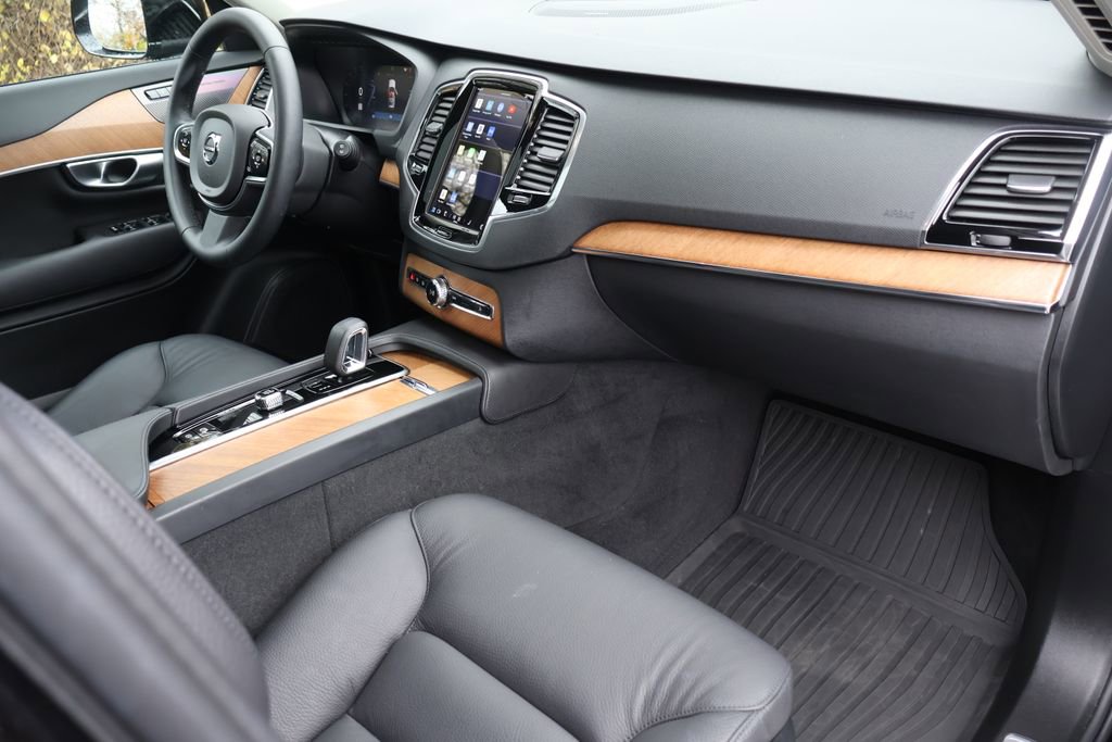 Used 2024 Volvo XC90 B6 Plus w/ Protection Package Premier image 39