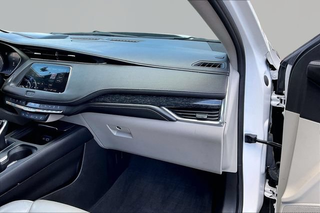 Certified 2023 Cadillac XT4 Premium Luxury w/ Technology Package AWD/4WD image 18