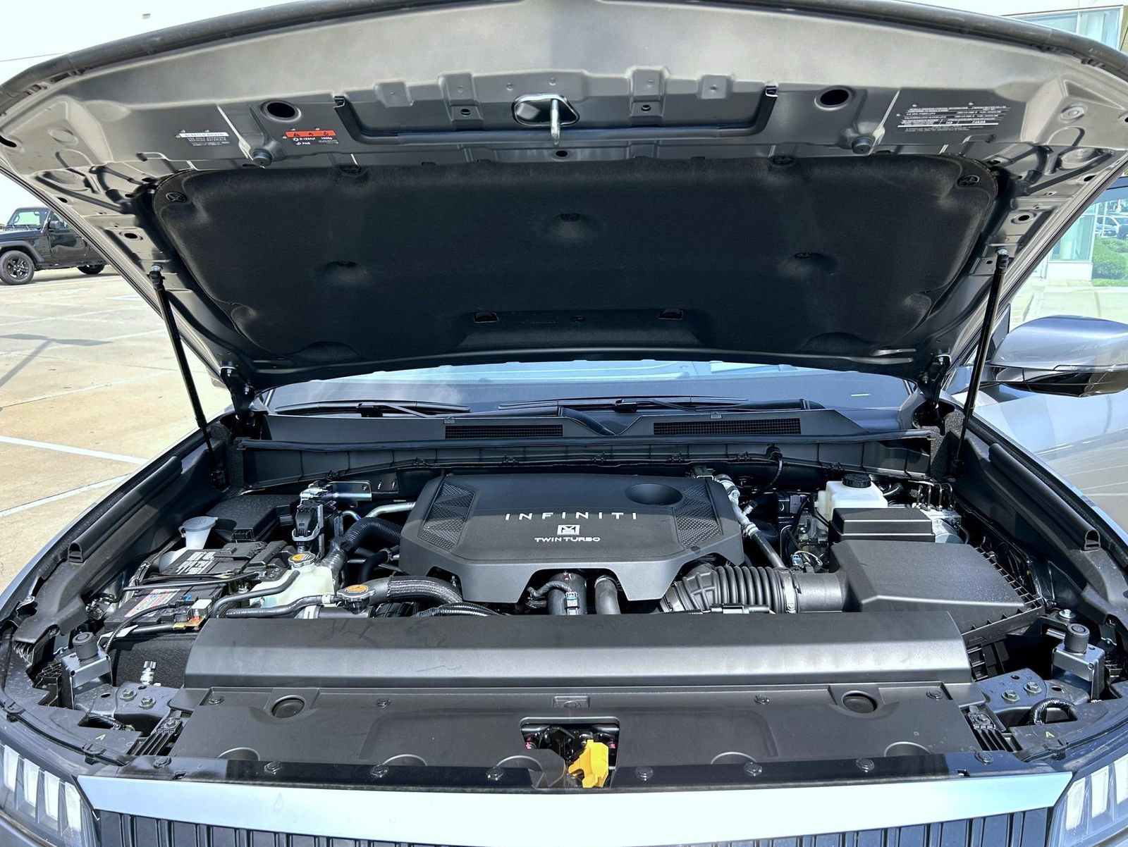 New 2027 INFINITI QX80 Luxe w/ Cargo Package AWD/4WD image 26