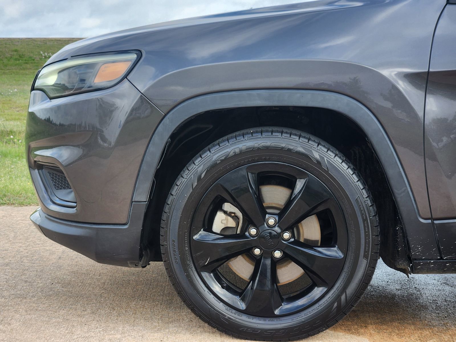 Used 2019 Jeep Cherokee Latitude Plus image 13