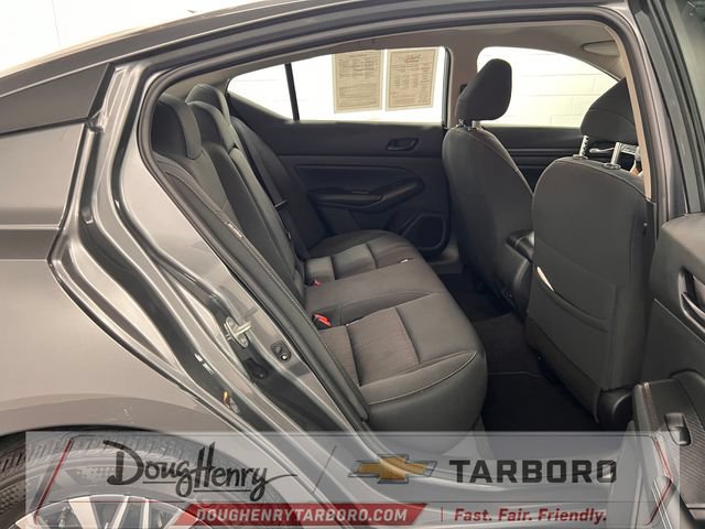 Used 2025 Nissan Altima 2.5 SV FWD image 37