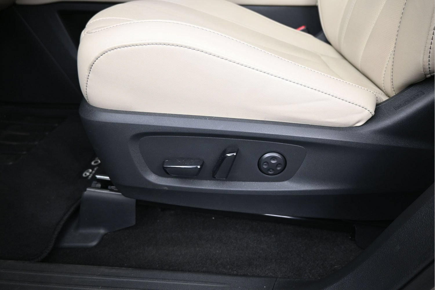 Used 2024 INFINITI QX60 Luxe FWD image 10