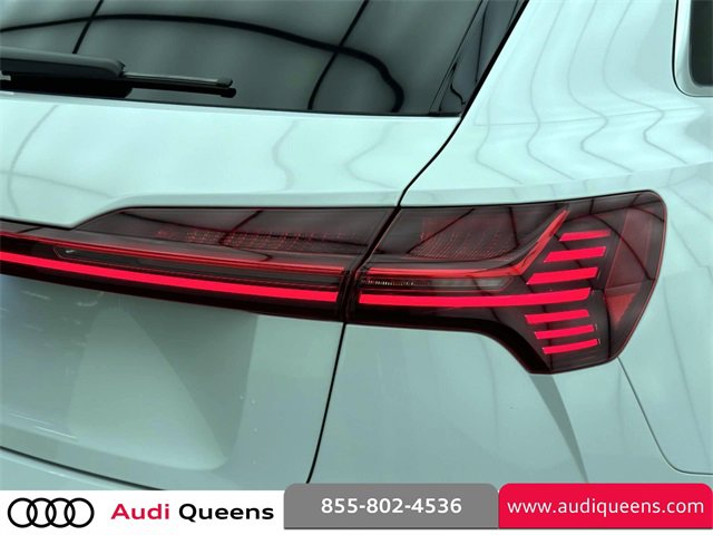 Used 2024 Audi Q8 e-tron Premium Plus image 9