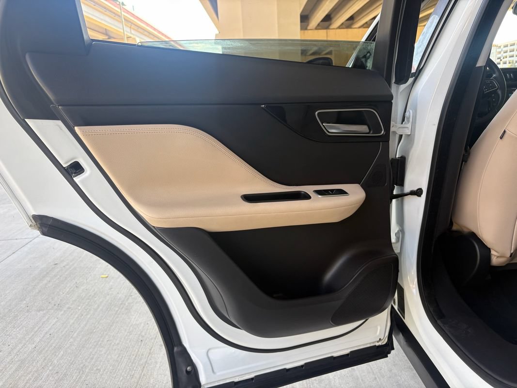 Used 2018 Jaguar F-PACE Premium AWD/4WD image 25