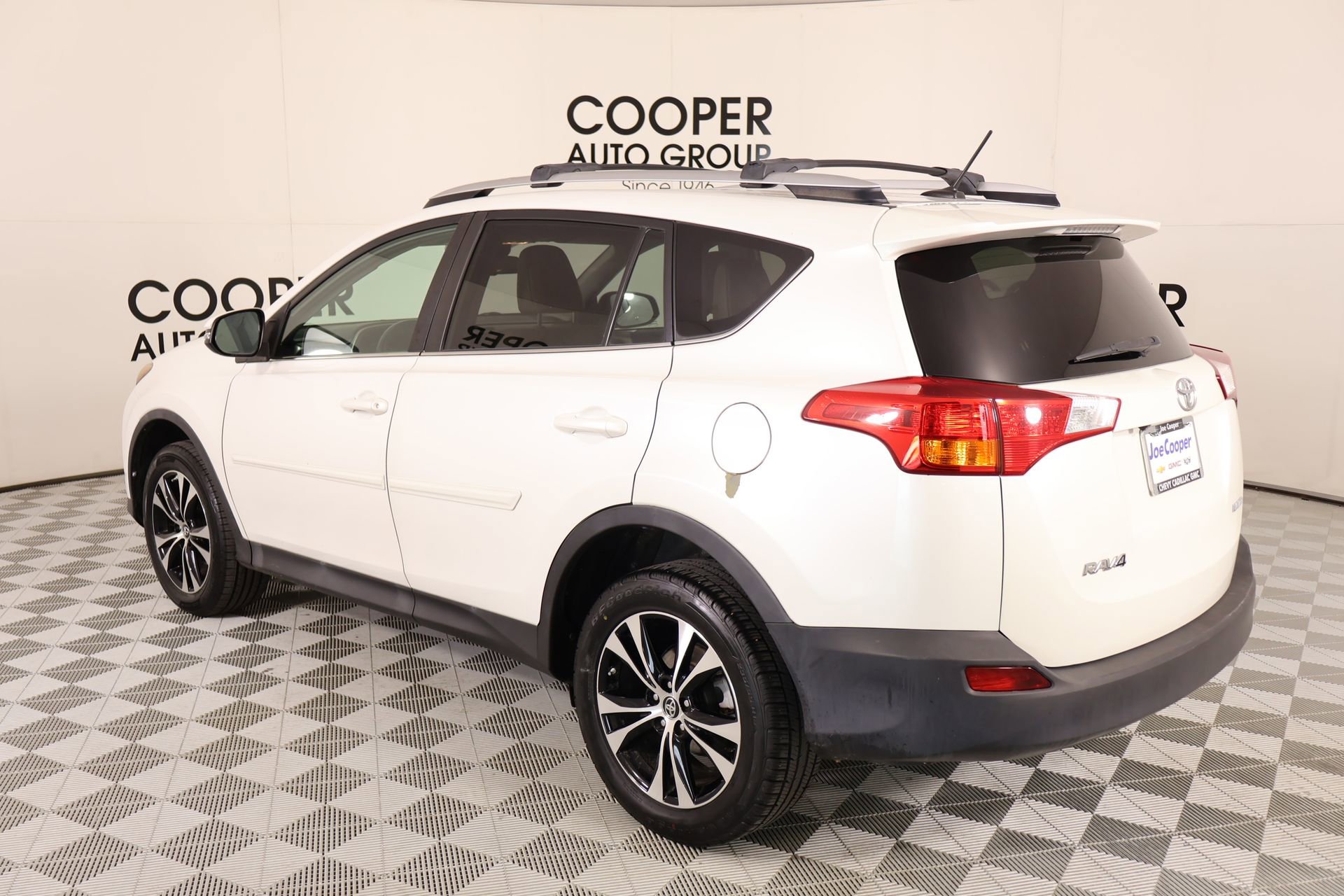 Used 2015 Toyota RAV4 Limited w/ Technology Package FWD image 23