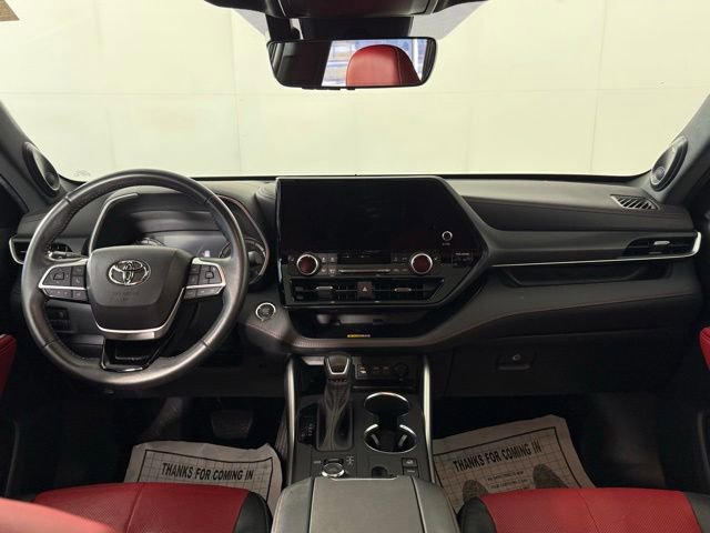 Used 2023 Toyota Highlander XSE image 25