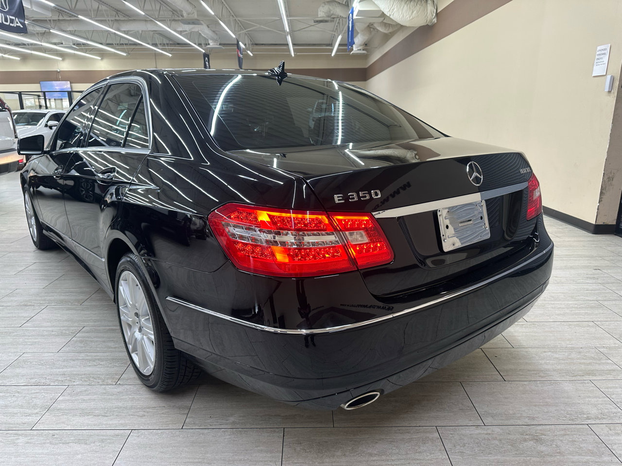 Used 2013 Mercedes-Benz E 350 BlueTEC Sedan image 11