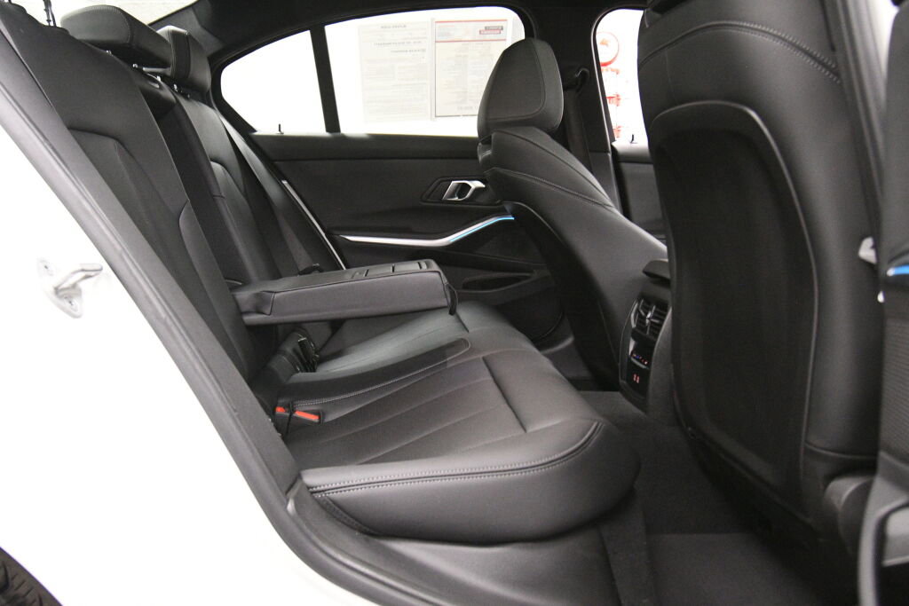 Used 2025 BMW 330i xDrive Sedan image 24