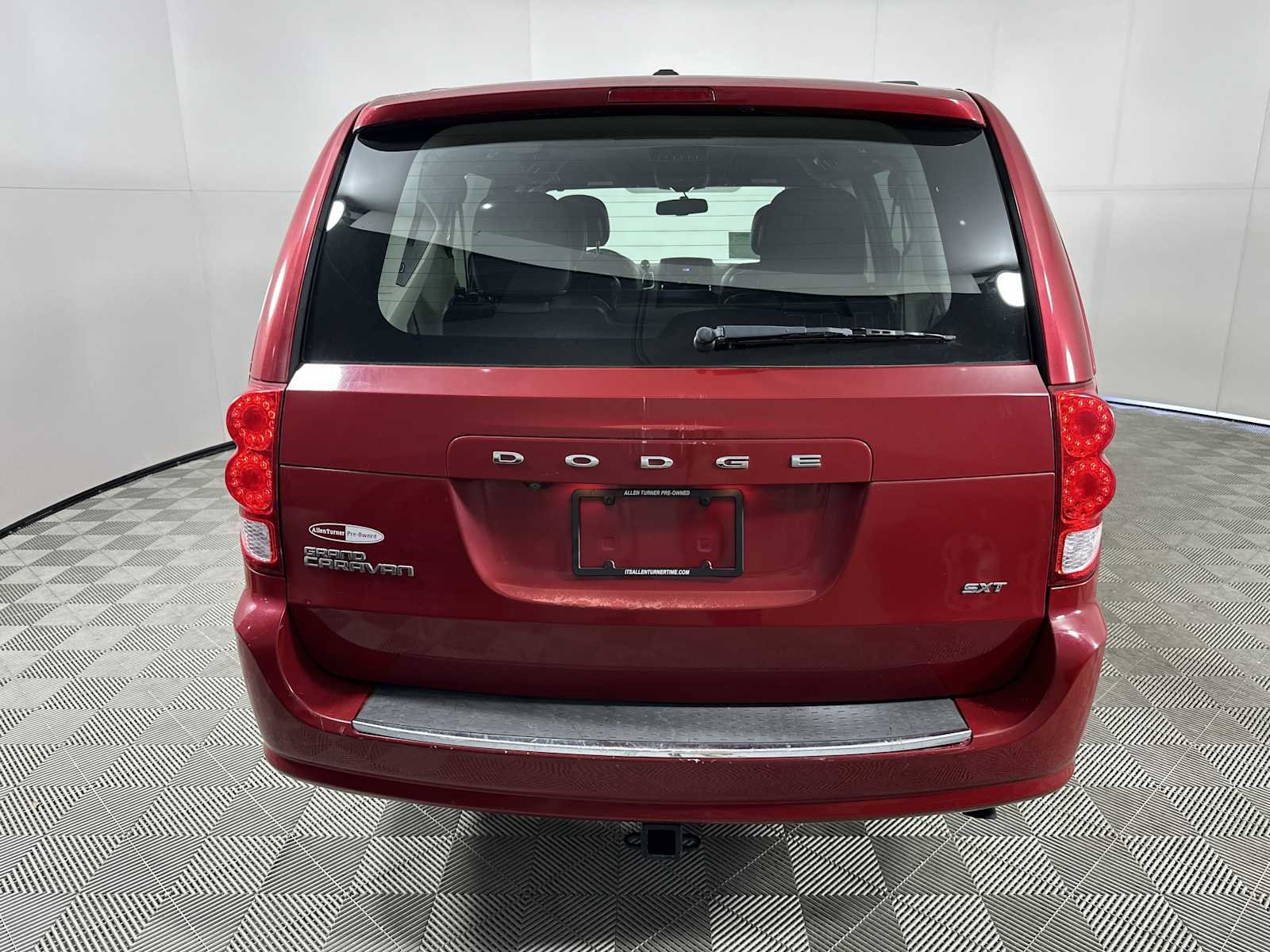 Used 2014 Dodge Grand Caravan SXT FWD image 7