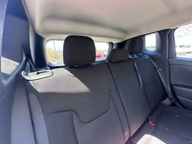 Used 2020 Jeep Renegade Altitude AWD/4WD image 9