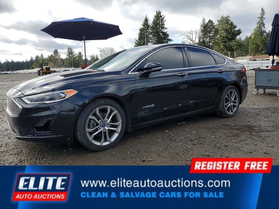 Used 2019 Ford Fusion Titanium image 2