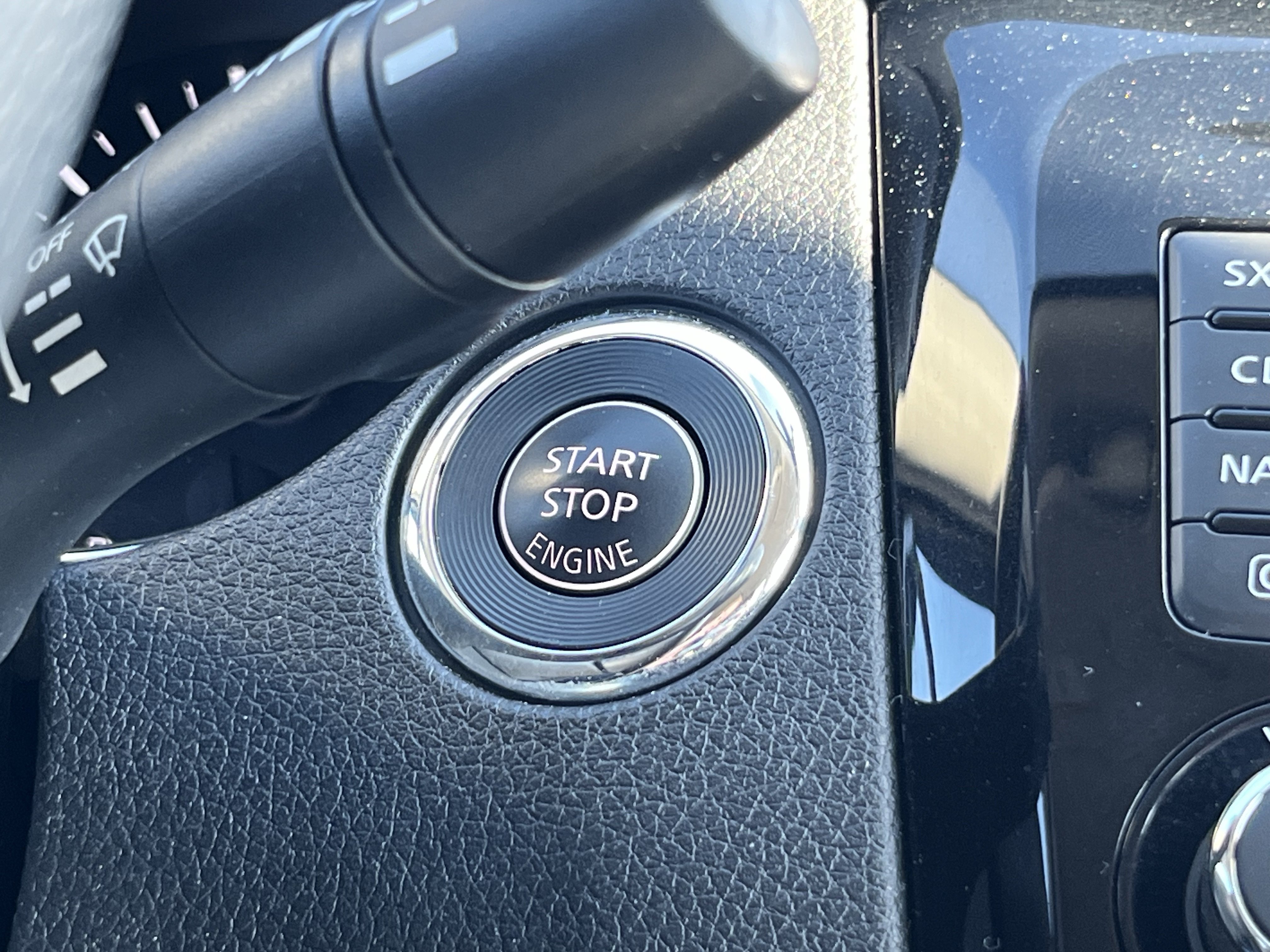 Used 2014 Nissan Rogue SL image 34