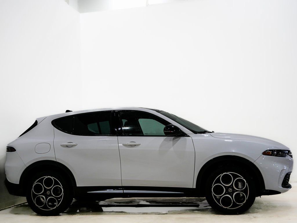 Used 2024 Alfa Romeo Tonale Ti image 5