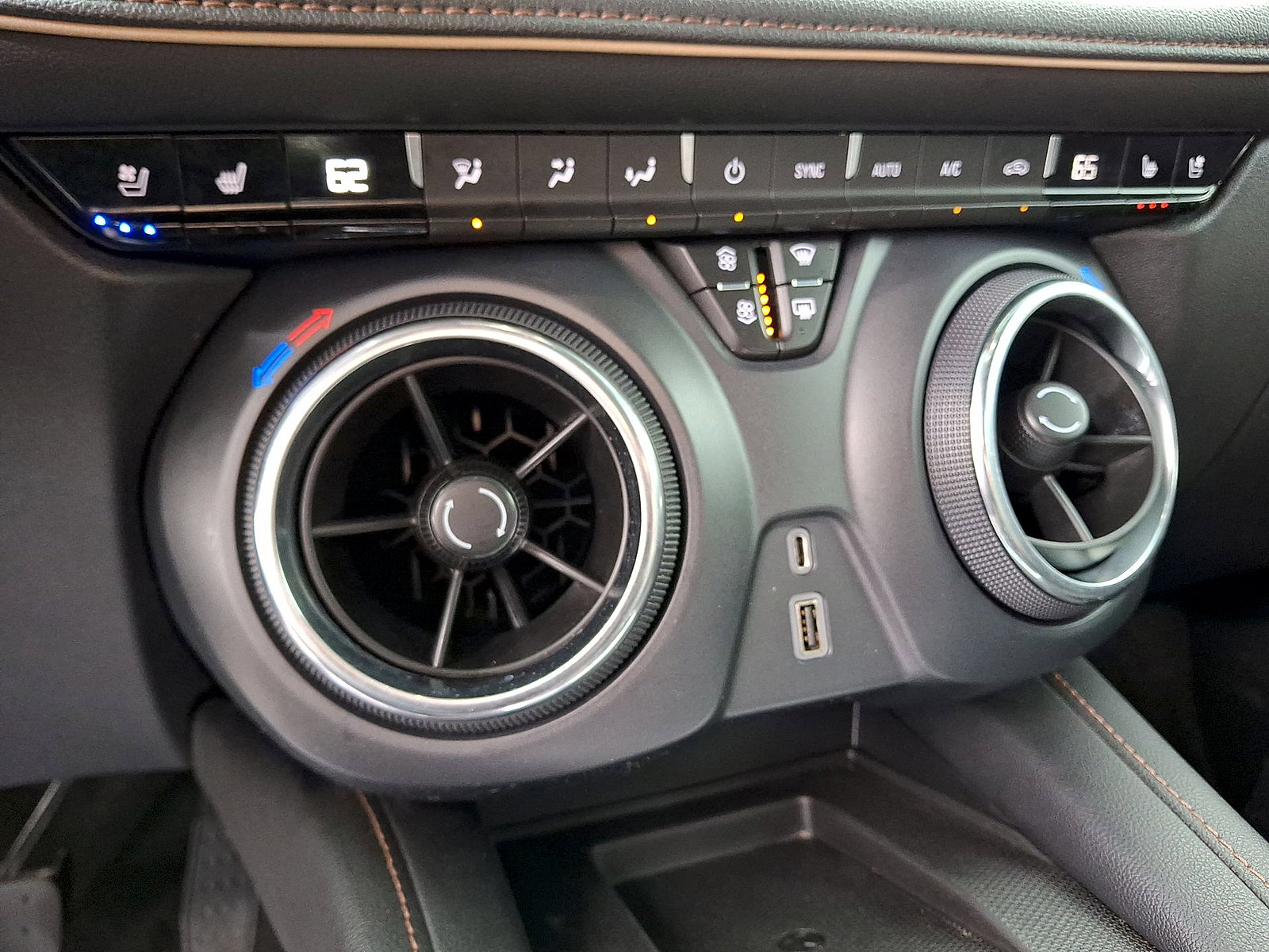 Used 2019 Chevrolet Blazer Premier w/ Driver Confidence II Package FWD image 19