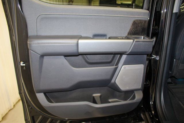 Used 2025 Ford F350 Lariat w/ Black Appearance Package image 13