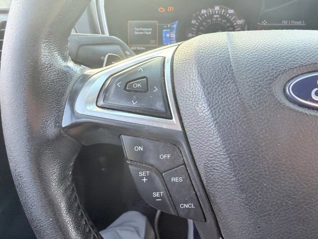 Used 2018 Ford Fusion SE w/ Fusion SE Technology Package FWD image 19