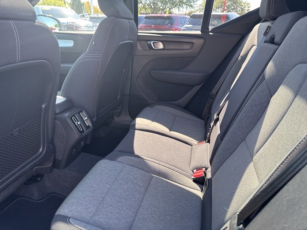 Used 2024 Volvo XC40 B5 Core image 31